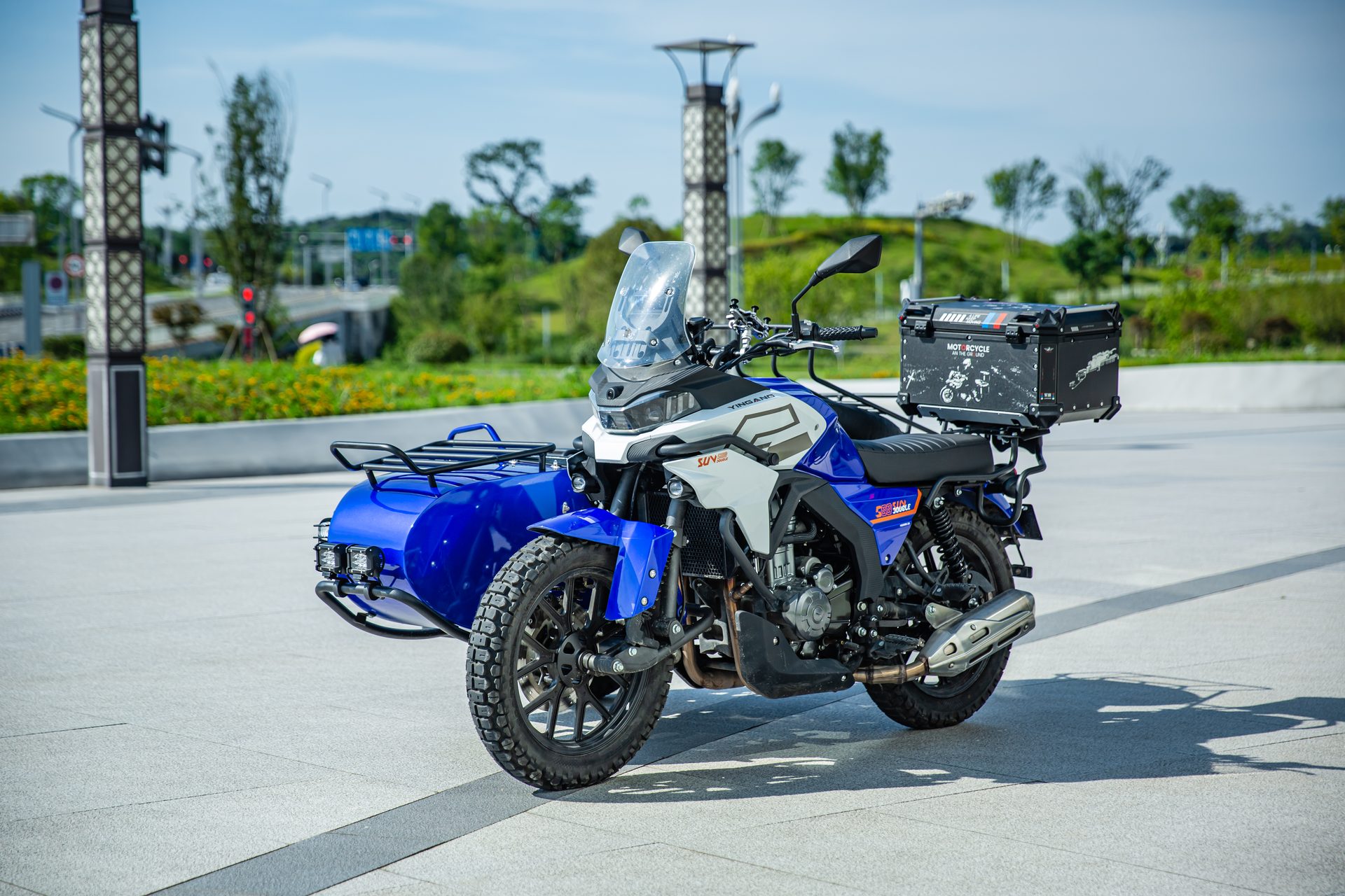 银钢SUV500二代(蓝色)骑行实拍(3)