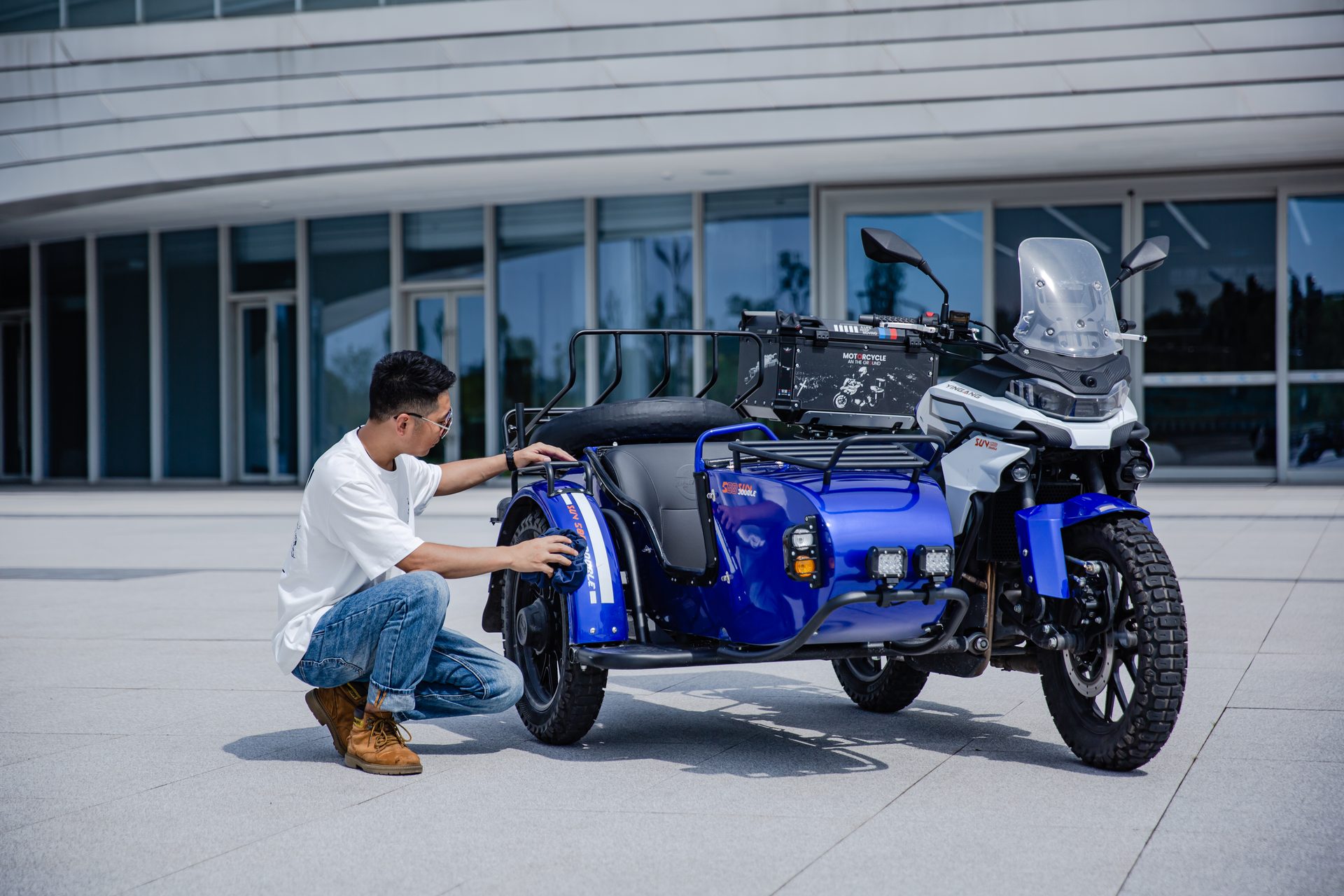 银钢SUV500二代(蓝色)骑行实拍(7)