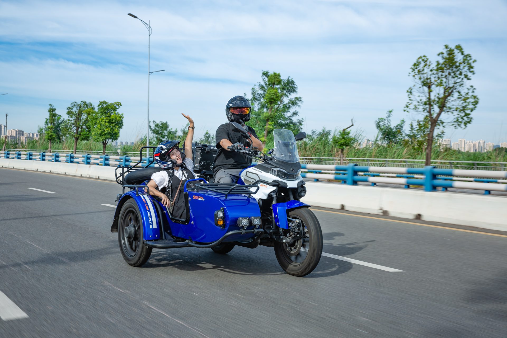 银钢SUV500二代(蓝色)骑行实拍(28)