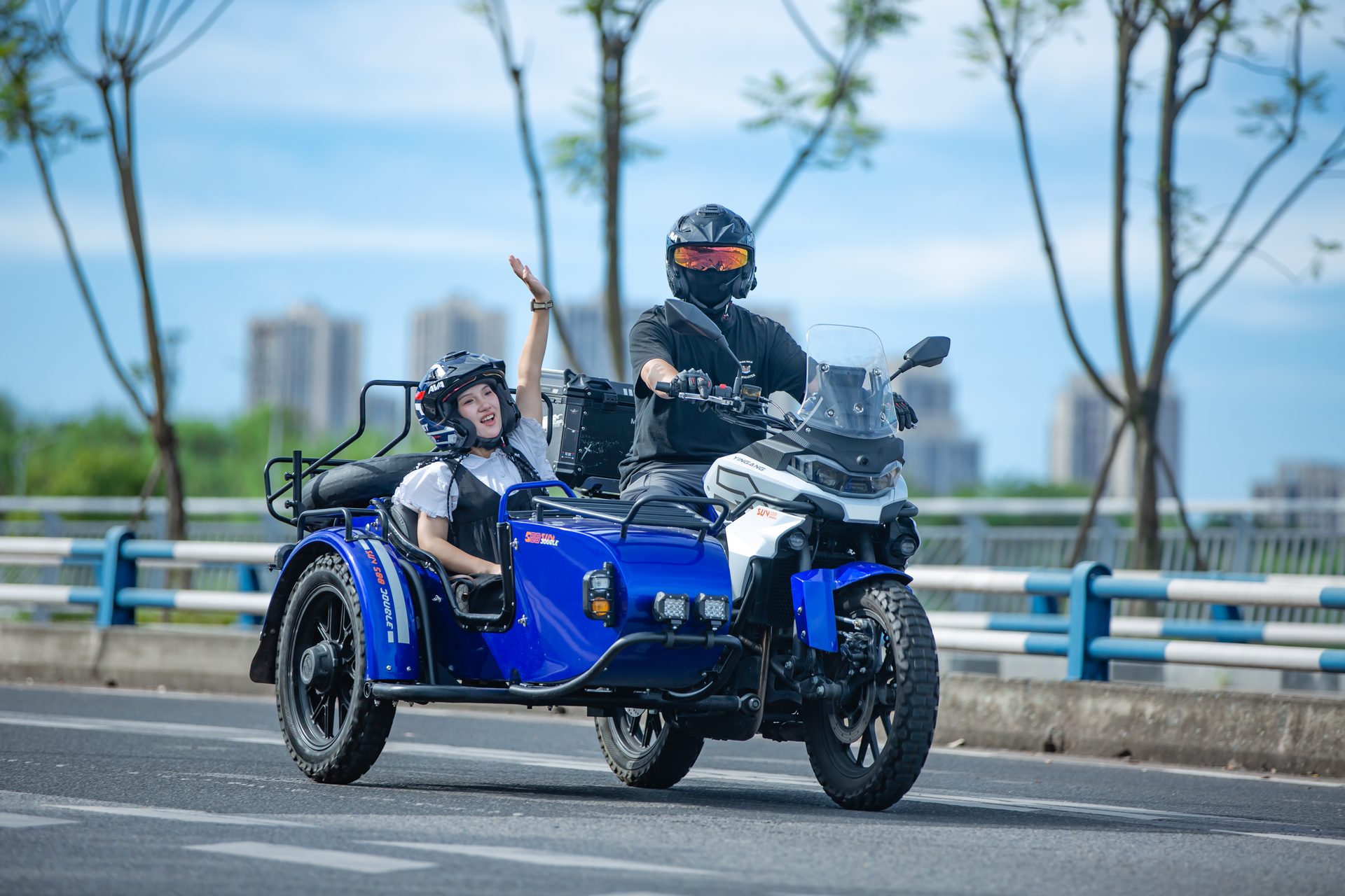 银钢SUV500二代(蓝色)骑行实拍(31)